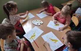 Święta Majowe u przedszkolak&oacute;w - PSP Łomno 7