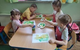 Święta Majowe u przedszkolak&oacute;w - PSP Łomno 21