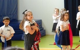 Dzień Matki w oddziale przedszkolnym w PSP w Godowie 13