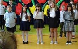 Dzień Matki i Ojca w klasach I - III  w PSP w Godowie 4