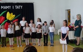Dzień Matki i Ojca w klasach I - III  w PSP w Godowie 9