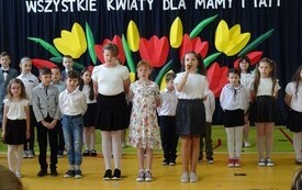 Dzień Matki i Ojca w klasach I - III  w PSP w Godowie 13