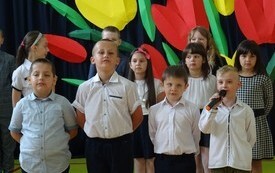 Dzień Matki i Ojca w klasach I - III  w PSP w Godowie 14