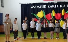 Dzień Matki i Ojca w klasach I - III  w PSP w Godowie 19