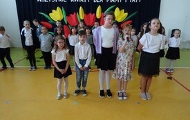 Dzień Matki i Ojca w klasach I - III  w PSP w Godowie 27