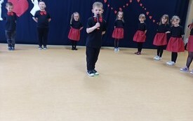 Życzenia dla Rodzic&oacute;w od najmłodszych przedszkolak&oacute;w z Chybic 19