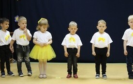 Życzenia dla Rodzic&oacute;w od najmłodszych przedszkolak&oacute;w z Chybic 38