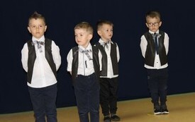 Życzenia dla Rodzic&oacute;w od najmłodszych przedszkolak&oacute;w z Chybic 51