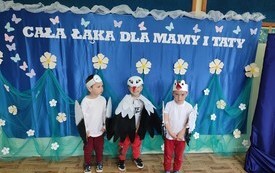 Dzień Mamy i Taty w przedszkolu - PSP Łomno 6