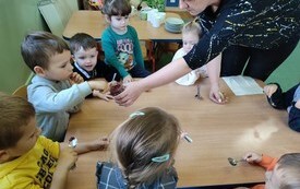 Podsumowanie projektu edukacyjnego &bdquo;Z Kicią Kocią maluchy zmieniają się w zuchy&rdquo; w grupie Biedronek - PSP Łomno 13
