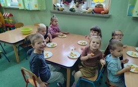 Podsumowanie projektu edukacyjnego &bdquo;Z Kicią Kocią maluchy zmieniają się w zuchy&rdquo; w grupie Biedronek - PSP Łomno 18