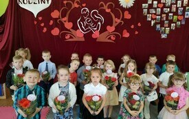 Dzień Rodziny u przedszkolak&oacute;w z Publicznej Szkoły Podstawowej w Łomnie 2