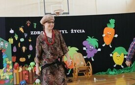 "Nikt z nas nie chce chorować, każdy pragnie zdrowie zachować" &ndash; przedstawienie profilaktyczne w PSP Chybice  11