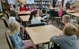 Wizyta w bibliotece przedszkolak&oacute;w z Publicznej Szkoły Podstawowej w Łomnie 3