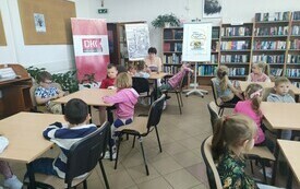 Wizyta w bibliotece przedszkolak&oacute;w z Publicznej Szkoły Podstawowej w Łomnie 23