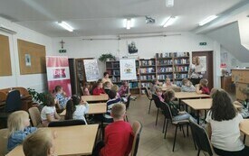 Wizyta w bibliotece przedszkolak&oacute;w z Publicznej Szkoły Podstawowej w Łomnie 24