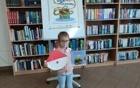 Wizyta w bibliotece przedszkolak&oacute;w z Publicznej Szkoły Podstawowej w Łomnie 33