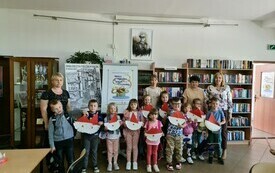 Wizyta w bibliotece przedszkolak&oacute;w z Publicznej Szkoły Podstawowej w Łomnie 47