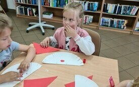 Wizyta w bibliotece przedszkolak&oacute;w z Publicznej Szkoły Podstawowej w Łomnie 57