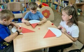 Wizyta w bibliotece przedszkolak&oacute;w z Publicznej Szkoły Podstawowej w Łomnie 58