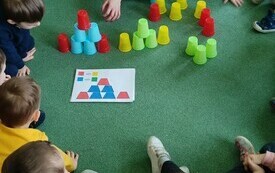 Podsumowanie projektu edukacyjnego &bdquo;Gramy zmysłami&rdquo; - PSP Łomno 11