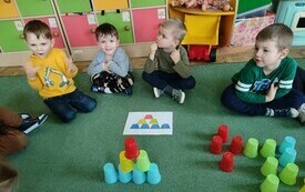 Podsumowanie projektu edukacyjnego &bdquo;Gramy zmysłami&rdquo; - PSP Łomno 14