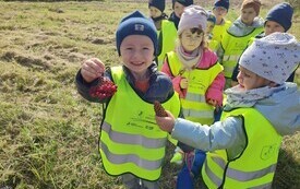 Podsumowanie projektu edukacyjnego &bdquo;Gramy zmysłami&rdquo; - PSP Łomno 21
