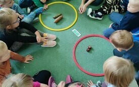 Podsumowanie projektu edukacyjnego &bdquo;Gramy zmysłami&rdquo; - PSP Łomno 23