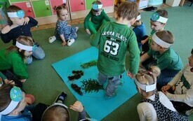 Podsumowanie projektu edukacyjnego &bdquo;Gramy zmysłami&rdquo; - PSP Łomno 32