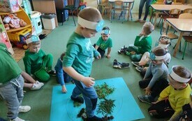 Podsumowanie projektu edukacyjnego &bdquo;Gramy zmysłami&rdquo; - PSP Łomno 35