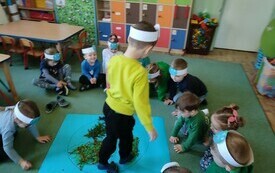 Podsumowanie projektu edukacyjnego &bdquo;Gramy zmysłami&rdquo; - PSP Łomno 36