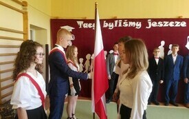Pożegnanie klasy 8 - PSP Łomno 8