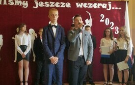 Pożegnanie klasy 8 - PSP Łomno 24