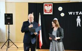 &bdquo;Wszystko ma sw&oacute;j czas&hellip;&rdquo;. Minęły wakacje &ndash; rozpoczynamy nowy rok szkolny w Publicznej Szkole Podstawowej im. Feliksa Szczęsnego Karnickiego w Chybicach.  12
