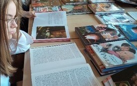 &bdquo;Blask Prawdy&rdquo; - Dzień Papieski w świetlicy szkolnej (20222-10-25) 4