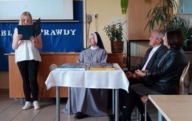&bdquo;Blask Prawdy&rdquo; - Dzień Papieski w świetlicy szkolnej (20222-10-25) 12