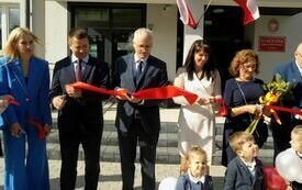 Uroczyste otwarcie rozbudowanego budynku Publicznej Szkoły Podstawowej w Łomnie 44