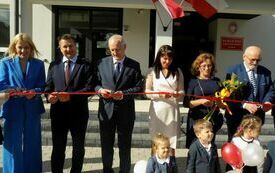Uroczyste otwarcie rozbudowanego budynku Publicznej Szkoły Podstawowej w Łomnie 46