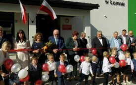 Uroczyste otwarcie rozbudowanego budynku Publicznej Szkoły Podstawowej w Łomnie 48