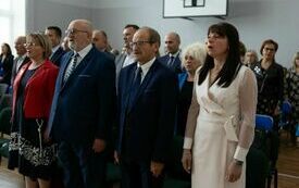 Uroczyste otwarcie rozbudowanego budynku Publicznej Szkoły Podstawowej w Łomnie 74