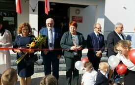 Uroczyste otwarcie rozbudowanego budynku Publicznej Szkoły Podstawowej w Łomnie 92