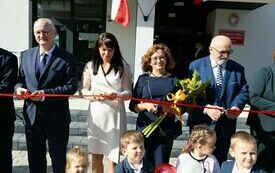 Uroczyste otwarcie rozbudowanego budynku Publicznej Szkoły Podstawowej w Łomnie 109