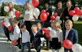 Uroczyste otwarcie rozbudowanego budynku Publicznej Szkoły Podstawowej w Łomnie 133