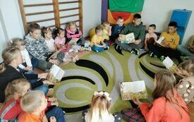 Czytanie wśr&oacute;d motylk&oacute;w i s&oacute;wek 1