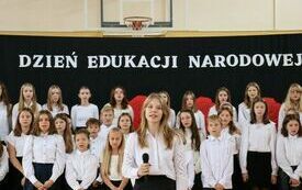 Dzień Edukacji Narodowej w Publicznej Szkole Podstawowej im. Feliksa Szczęsnego Karnickiego w Chybicach 4