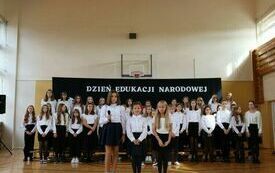 Dzień Edukacji Narodowej w Publicznej Szkole Podstawowej im. Feliksa Szczęsnego Karnickiego w Chybicach 18