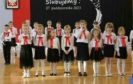 Pasowanie na Ucznia Szkoły Podstawowej w Chybicach 13