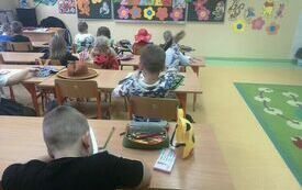 MIĘDZYNARODOWY DZIEŃ POSTACI Z BAJEK W PRZEDSZKOLU W CHYBICAH 12