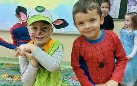 MIĘDZYNARODOWY DZIEŃ POSTACI Z BAJEK W PRZEDSZKOLU W CHYBICAH 68