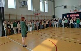 Szkoła do hymnu 2